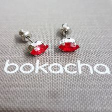 Обеци украсени със SWAROVSKI® NAVETTE 8 мм, Lt.Siam- Червен цвят, Код PR E646B